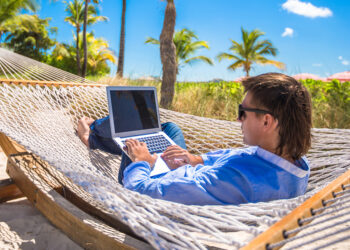 The Rise of Digital Nomads Combine Living and Working